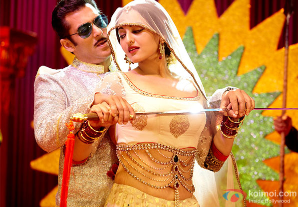 Salman Khan and Sonakshi Sinha in a still from Dabangg 2 Movie