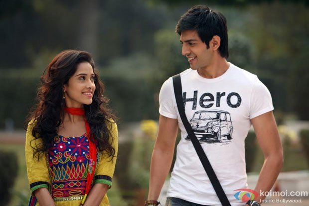 Akaash Vani Review (Akaash Vani Movie Stills)