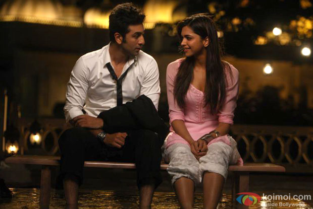Ranbir Kapoor and Deepika Padukone in a still from Yeh Jawaani Hai Deewani Movie