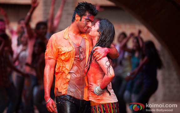 Arjun Kapoor and Alia Bhatt in a still from movie ‘2 States’