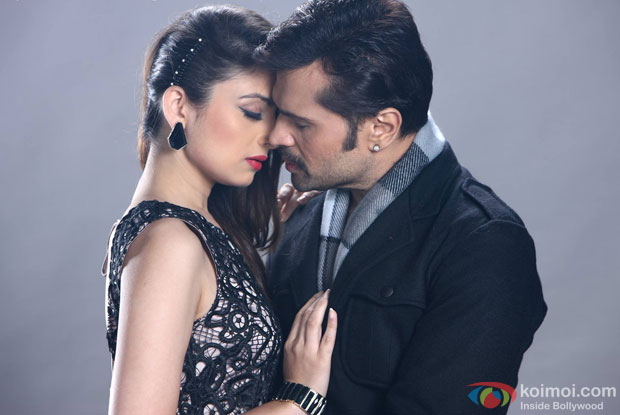 Zoya Afroz and Himesh Reshammiya in a still from movie 'The Xpose'