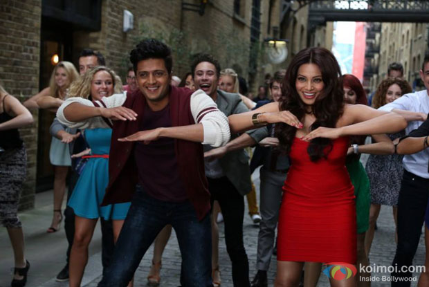 Riteish Deshmukh and Bipasha Basu in a still from movie ‘Humshakals’