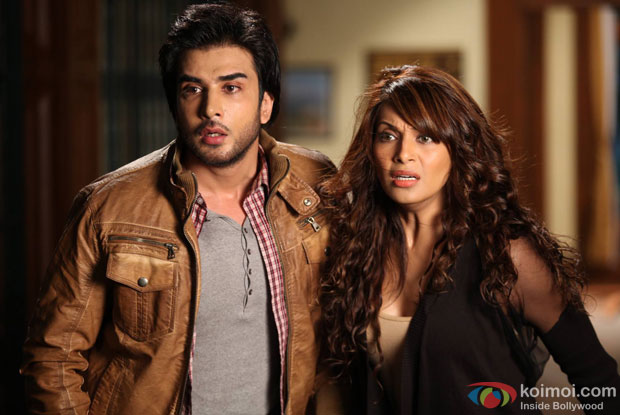 Imran Abbas and Bipasha Basu in a still from movie 'Creature 3D'