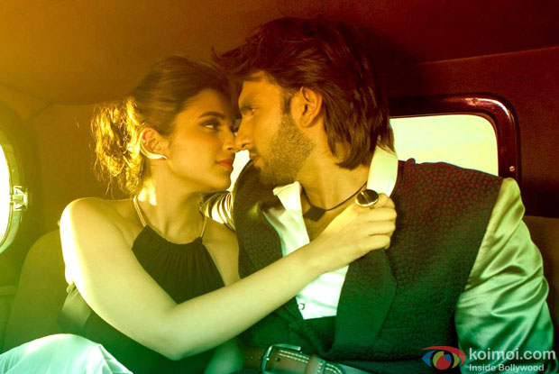 Parineeti Chopra and Ranveer Singh in a still from movie 'Kill Dil'