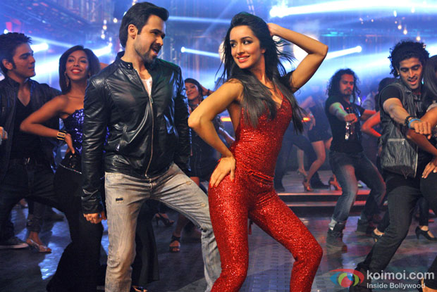 Emraan Hashmi and Shraddha Kapoor in a song 'Ungli Pe Nachalein' still from movie 'Ungli'