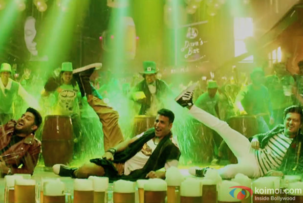 Abhishek Bachchan, Akshay Kumar and Riteish Deshmikh in a still from Housefull 3