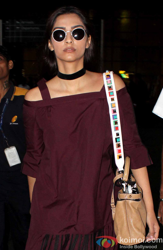 Sonam Kapoor Spotted At Airport 